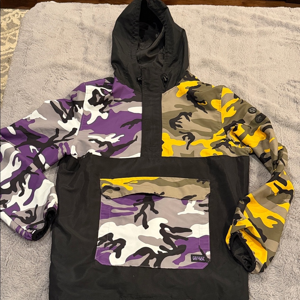 Rothco Camo Windbreaker with Black, Purple, and Yellow Men sz Lg